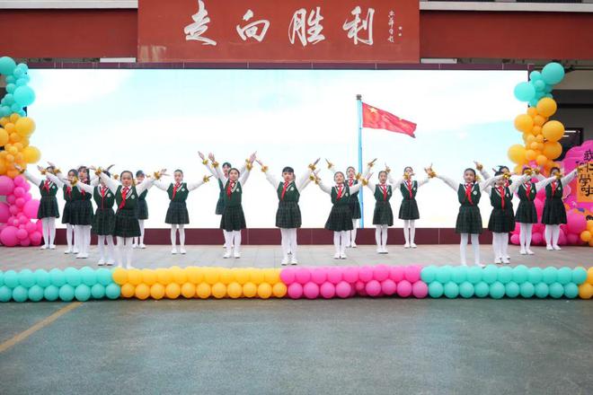 爱游戏大厅-队员集体发挥出色，一起迎接胜利的挑战