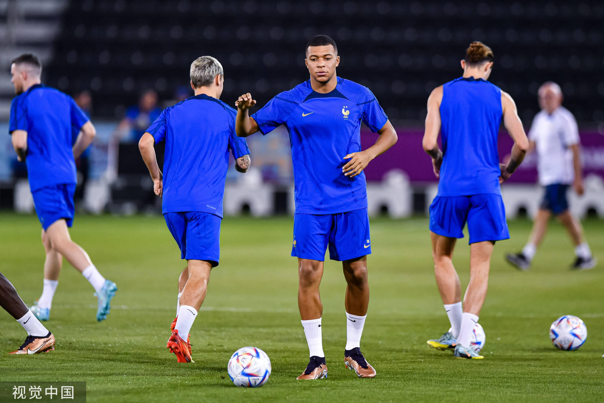 西班牙对决波兰，双方实力对比