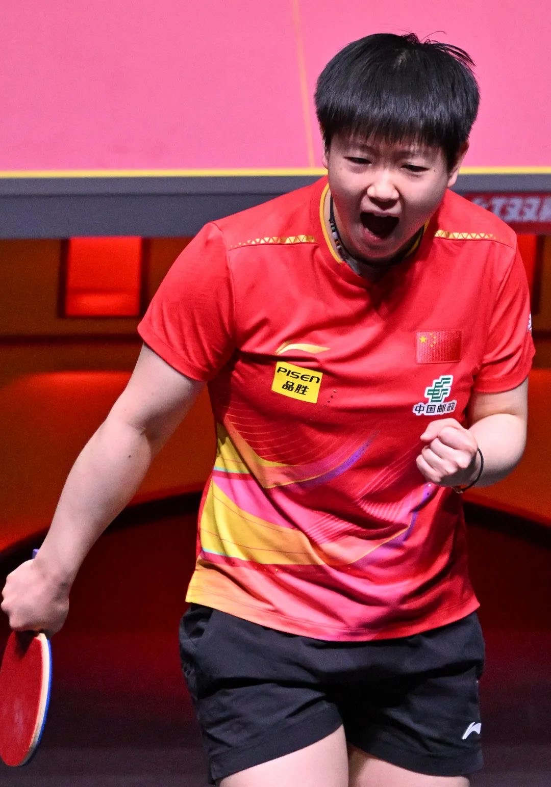 关于奥地利运动员超越自我，勇夺荣耀头衔的信息