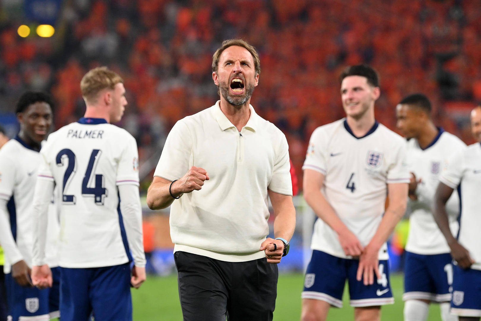 爱游戏官方入口-英格兰队取得惊险胜利，晋级半决赛