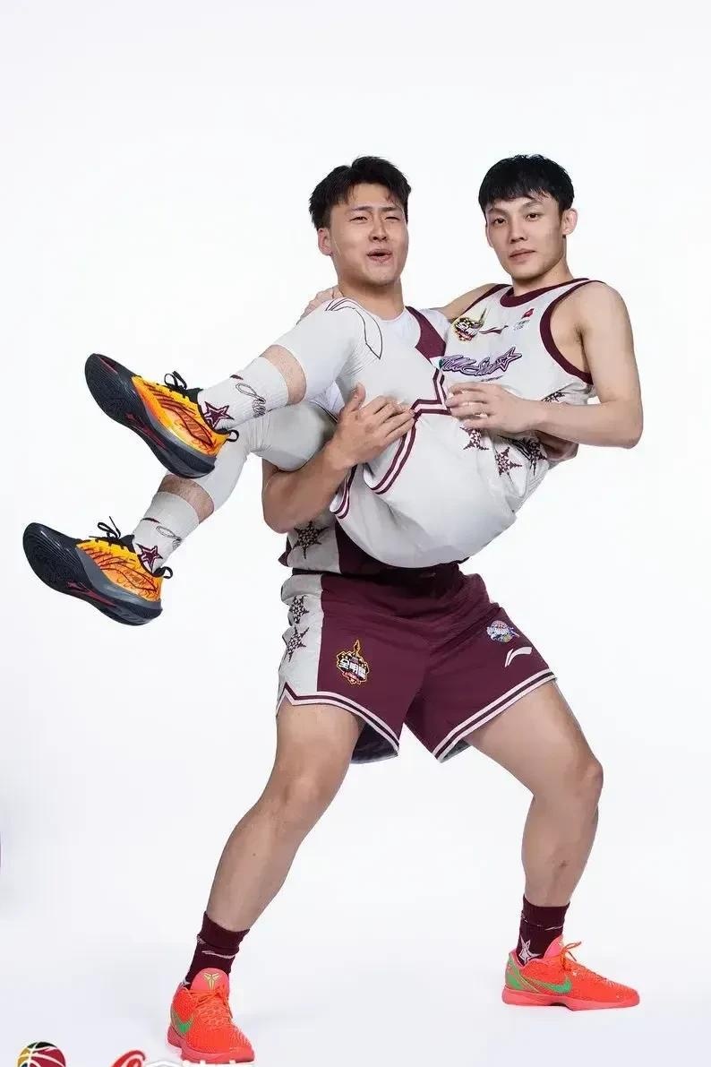 关于广东队再胜新疆男篮，风光依旧独领潮流的信息