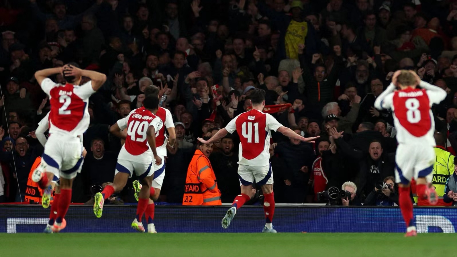 爱游戏在线-皇马门将连续扑出关键球，球队士气高昂的简单介绍