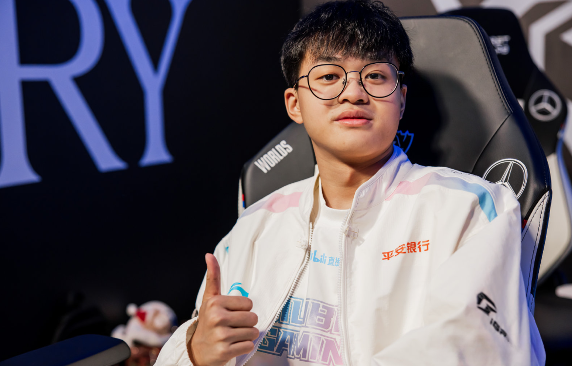 V5碾压SHR，Canyon线上压制力十足焦点之战全球总决赛，引爆全场热议