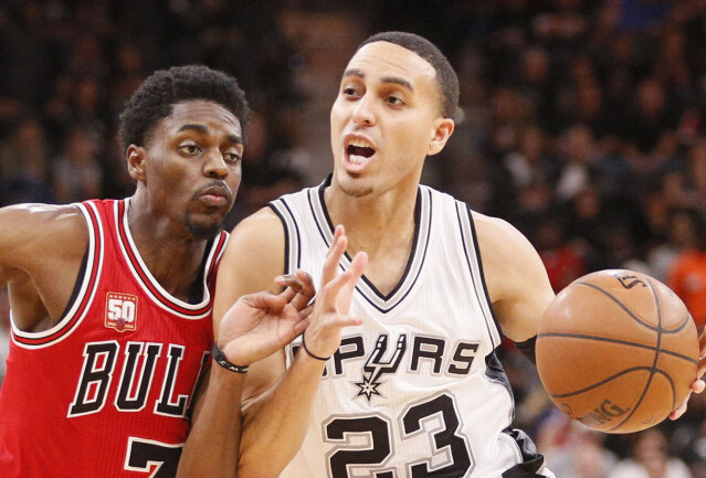 爱游戏大厅-马刺续约马丁中锋