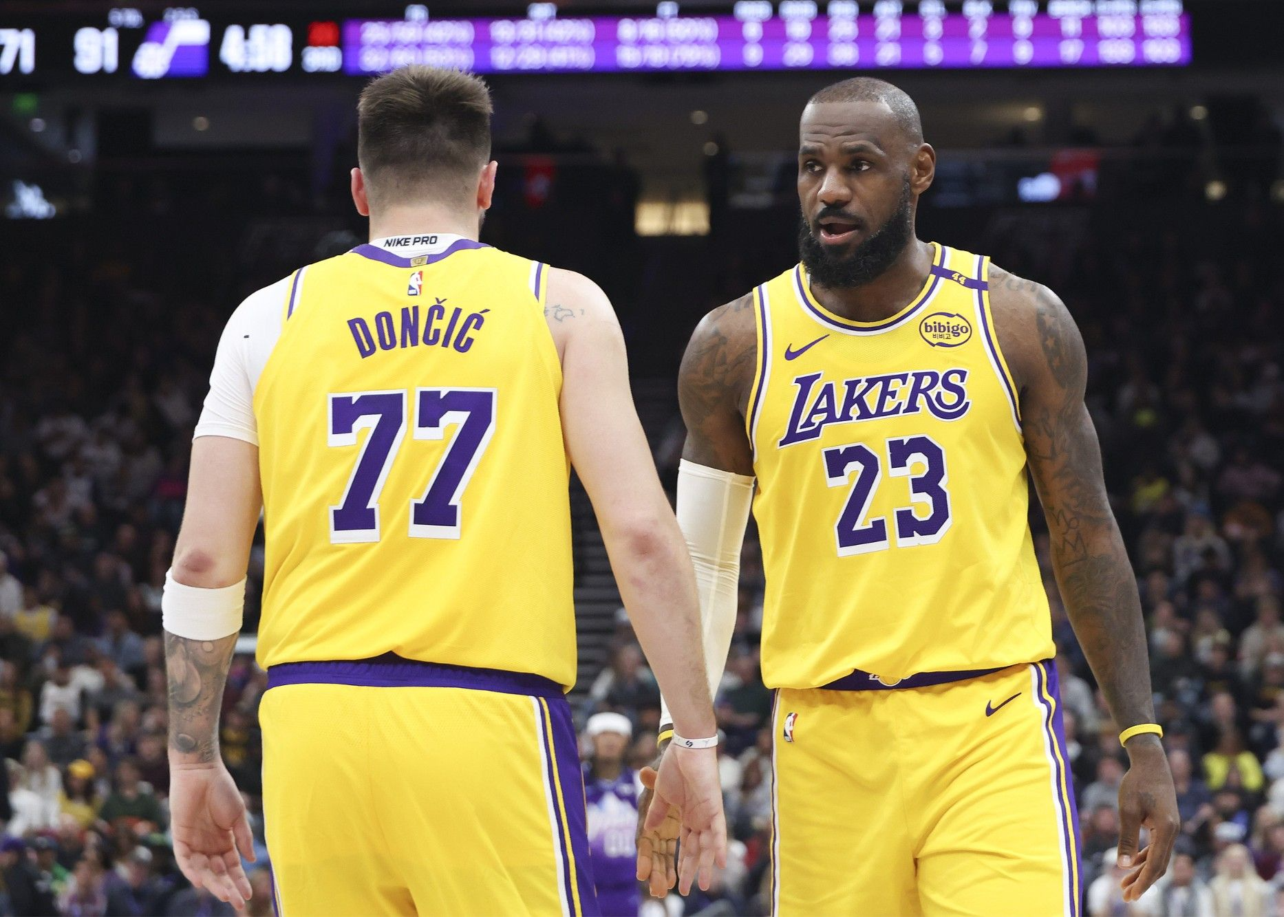 詹姆斯带领湖人队连胜猛龙，总决赛取得赛点的简单介绍