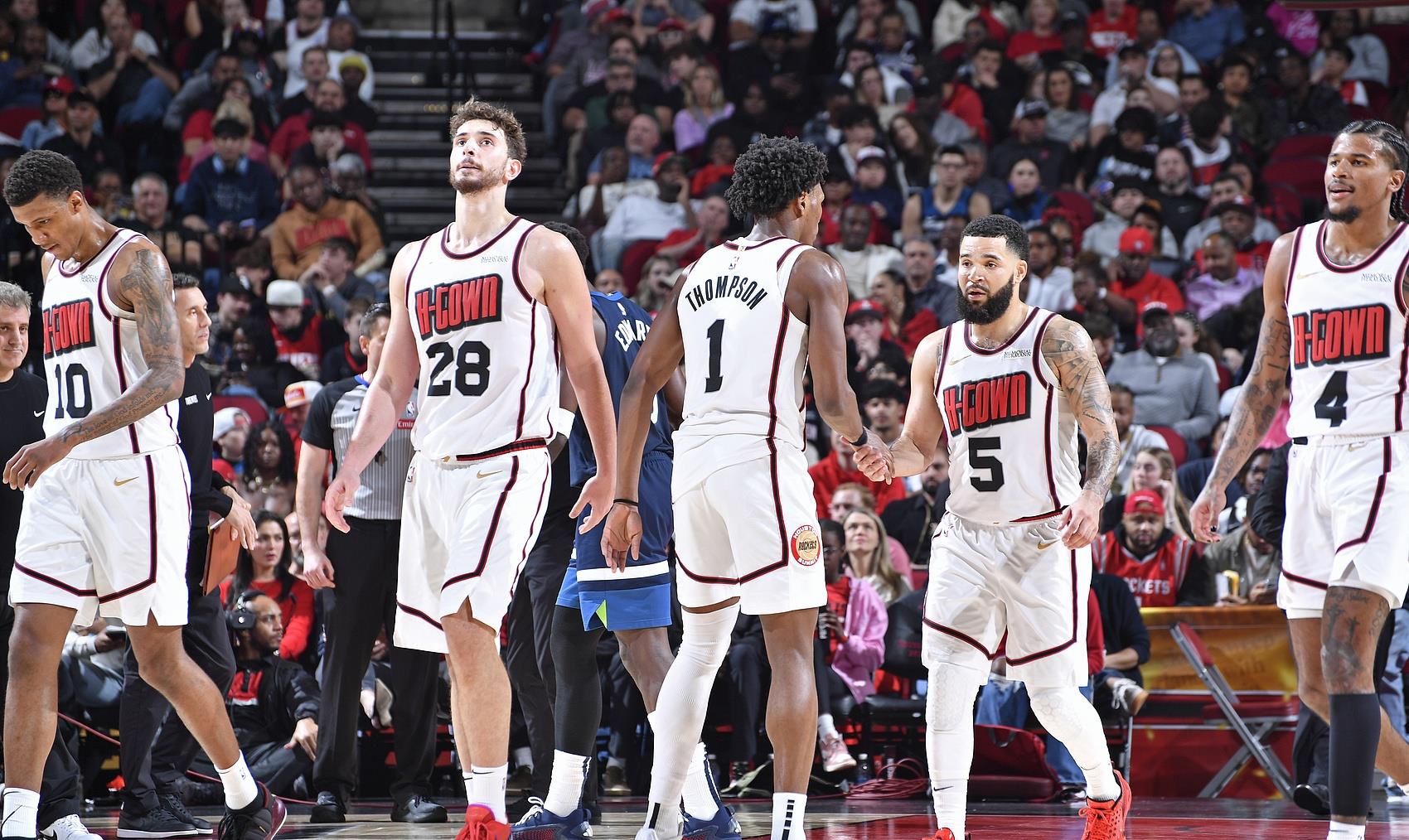 关于火箭球星倾力出战，力争避免失利的信息