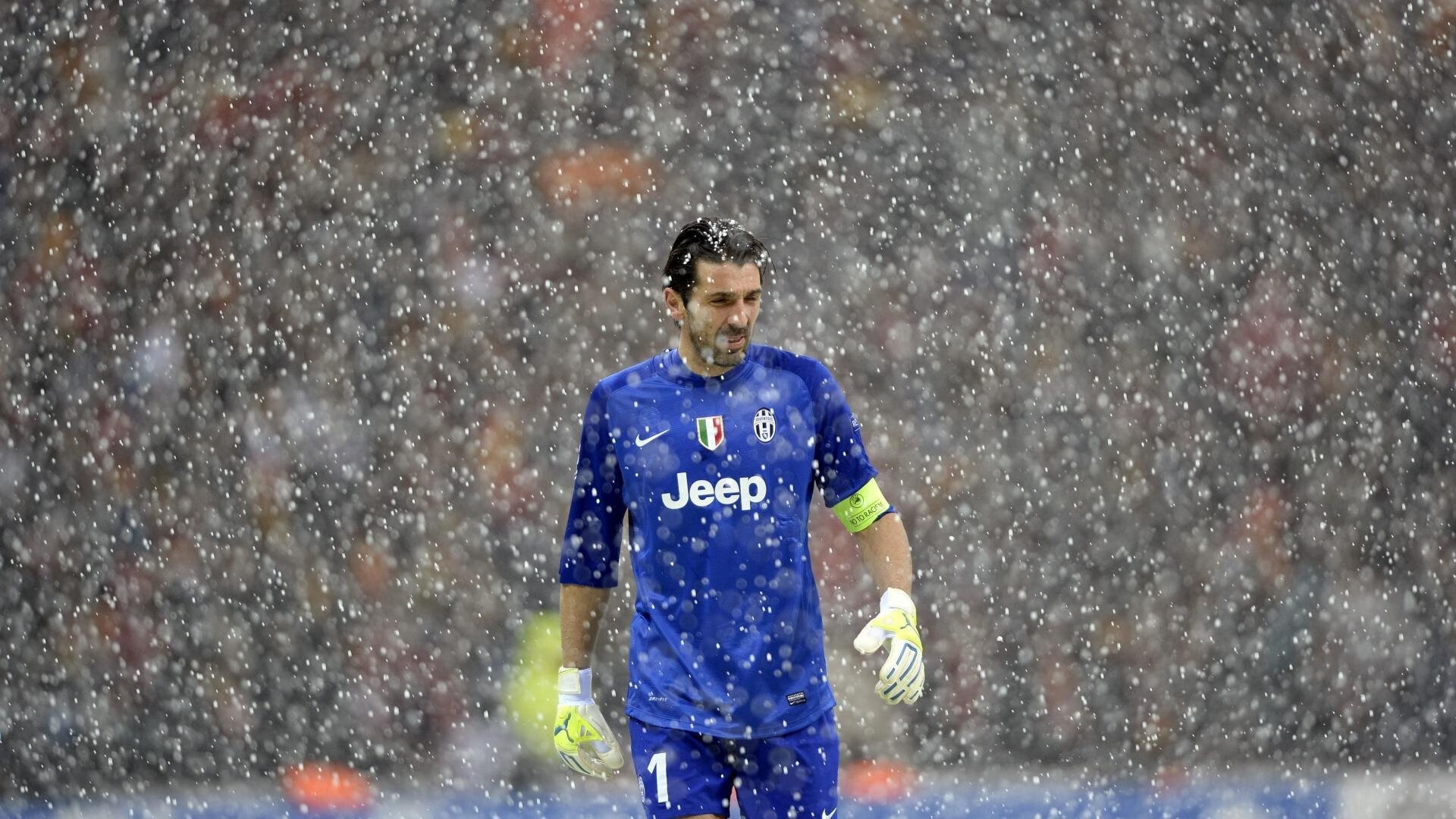 集体沙漠与艺术绿洲，当沙特力克加纳，厄德高照亮足球的另一种可能