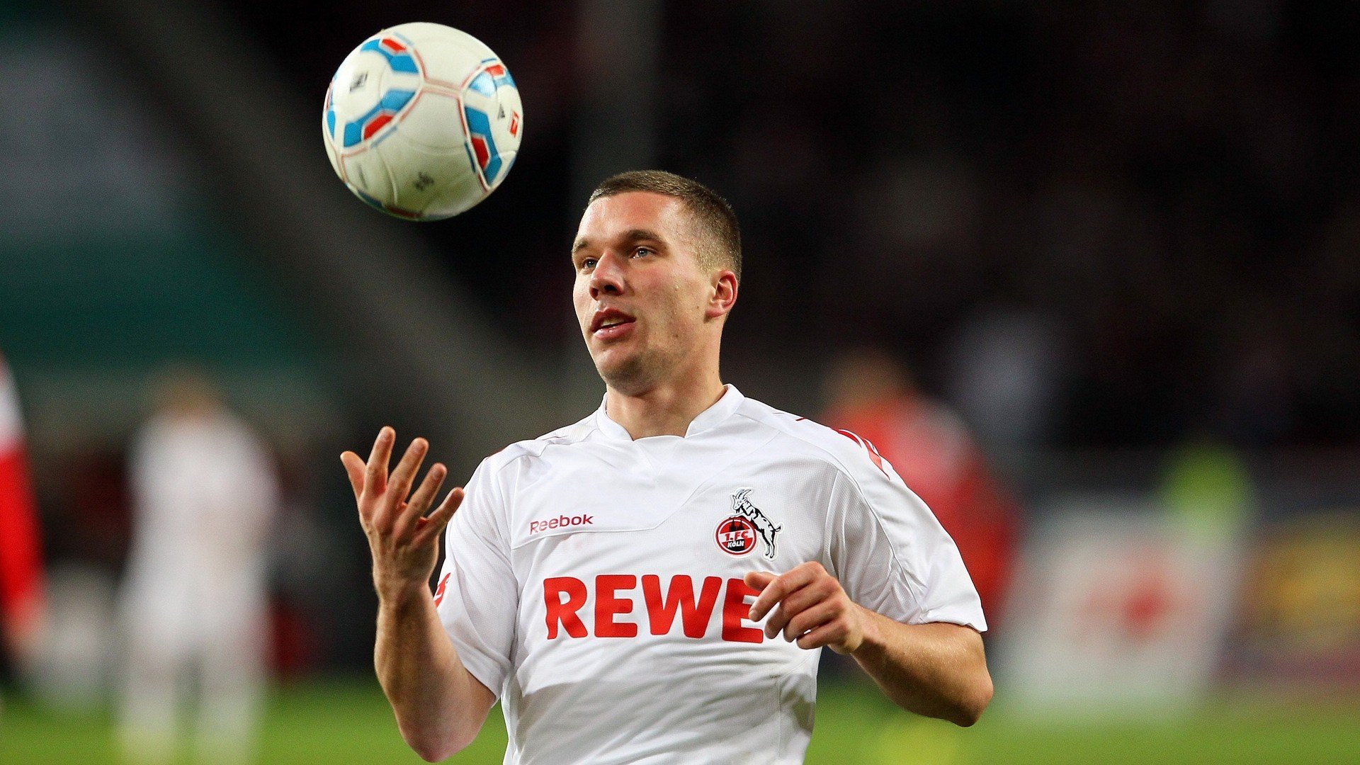 月亮与剃刀，格列兹曼的完美独舞与喀麦隆的精密手术